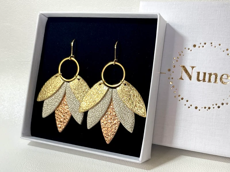 Boucles d'oreilles dorées en cuir Nyméria