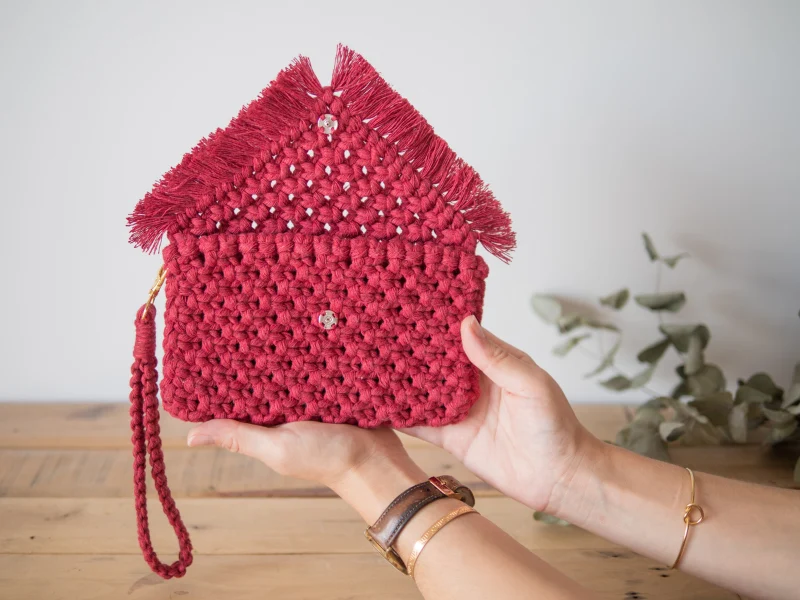 Pochette en macramé et anse assortie