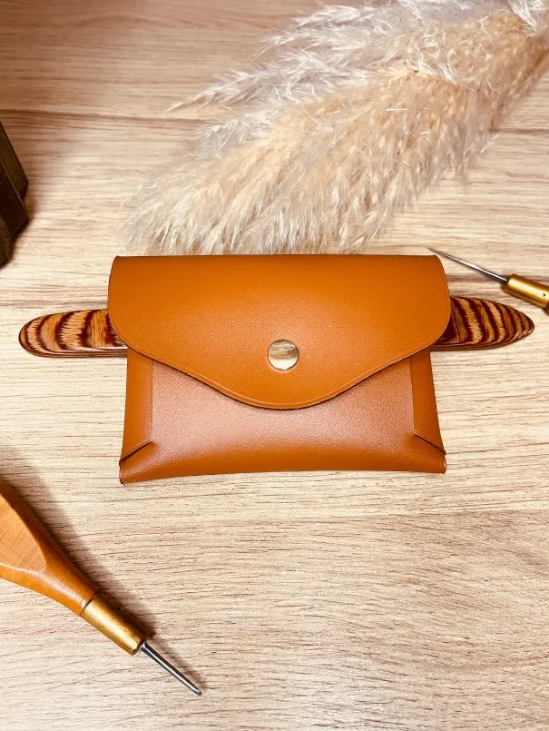1 POCHETTE EN CUIR