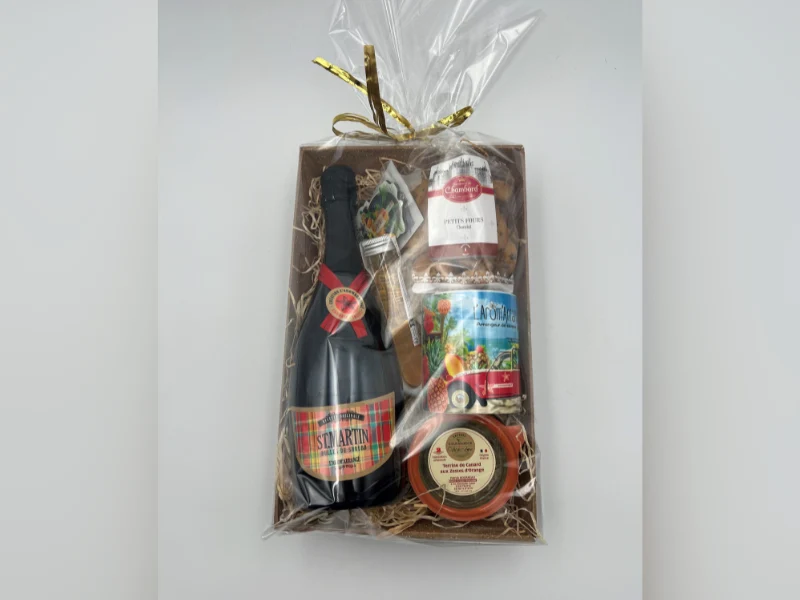 Corbeille des Saveurs : Vin, Biscuits et Terrine