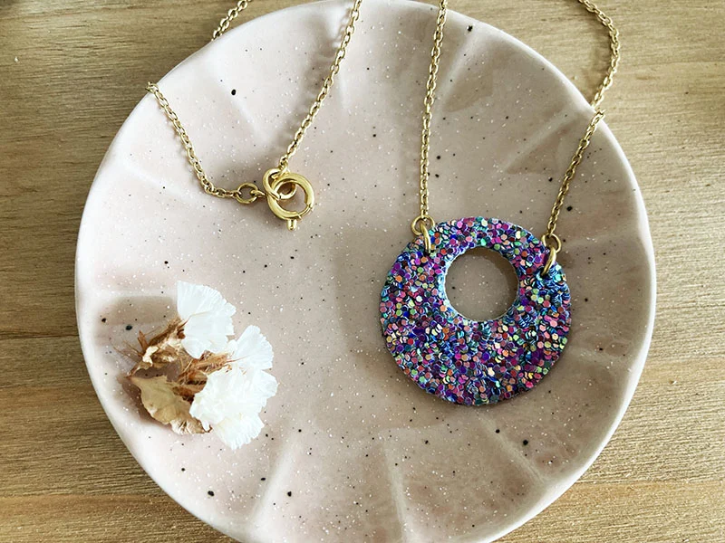 Collier rond en cuir