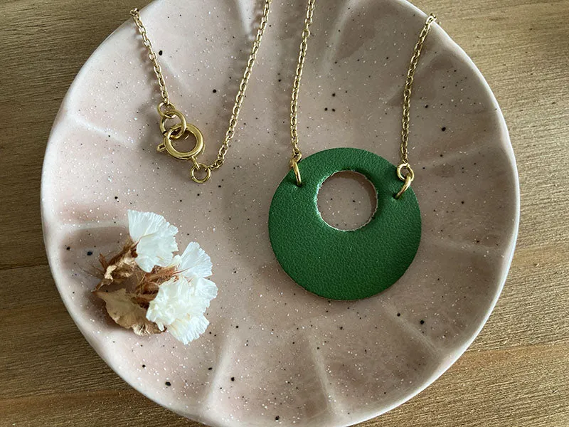 Collier rond en cuir