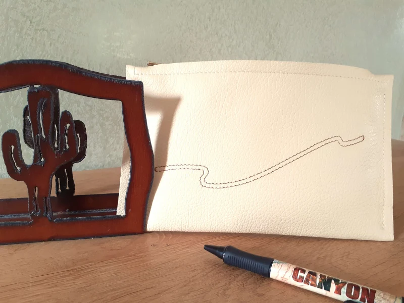 Pochette cuir de veau grainé 24cm