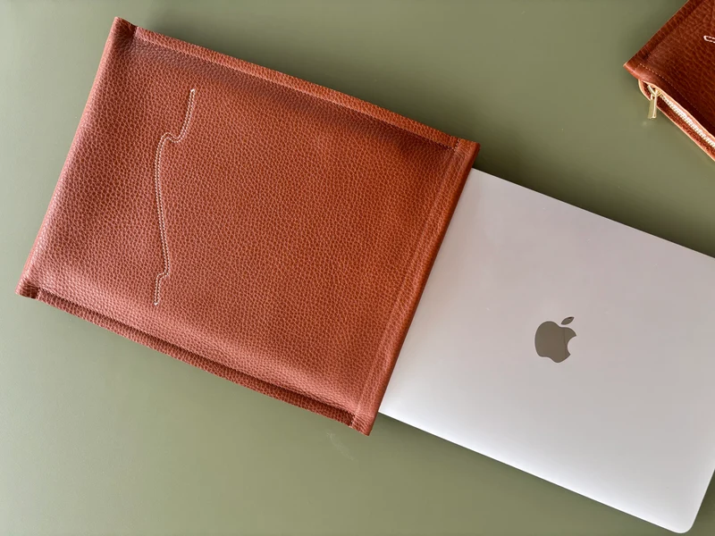Écrin pour ordinateur portable en cuir