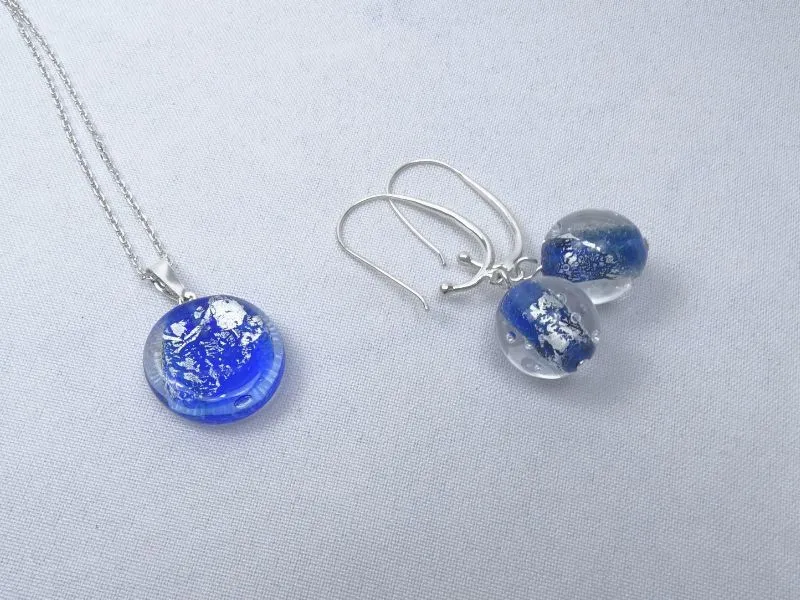 Ensemble en verre et feuille d'argent