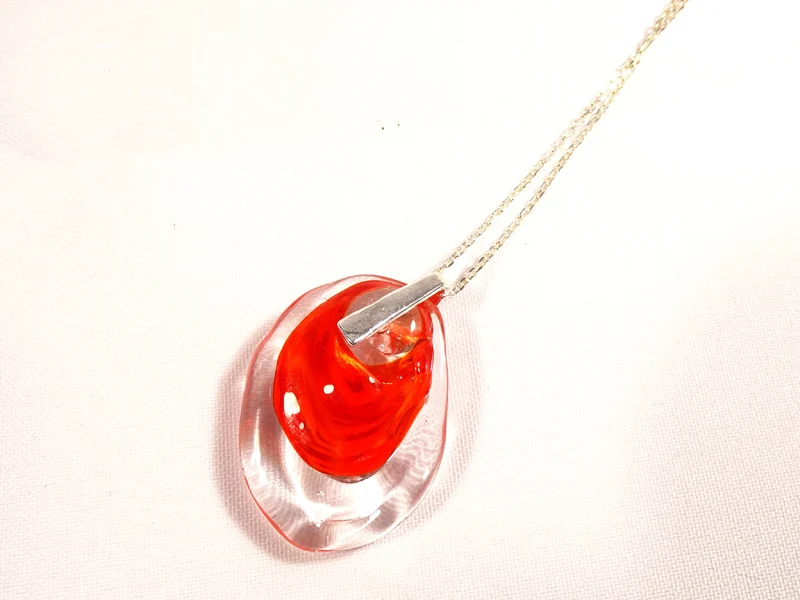 Collier spirale en verre soufflé