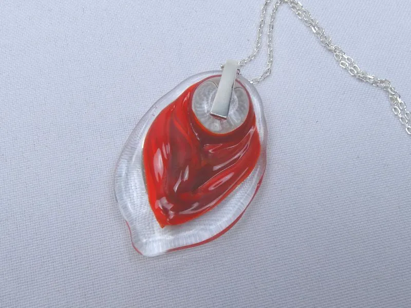 Collier spirale en verre soufflé