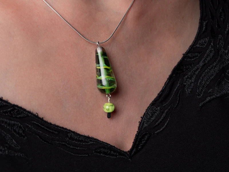 Collier spirale en verre filé