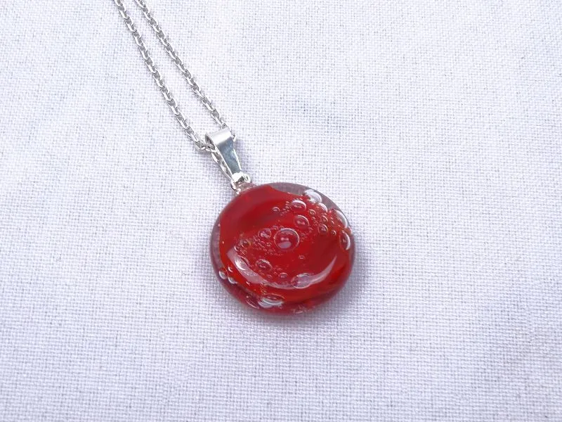 Collier en verre filé