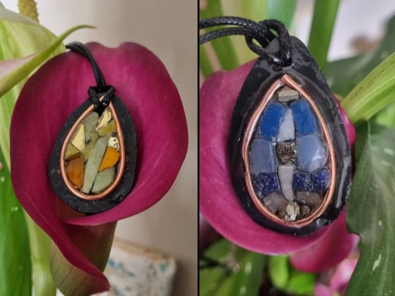 Collier pendentif "Goutte de Nature", Ardoise et verre vitrail