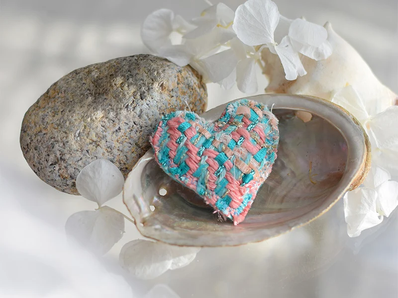 Pochette et broche coeur