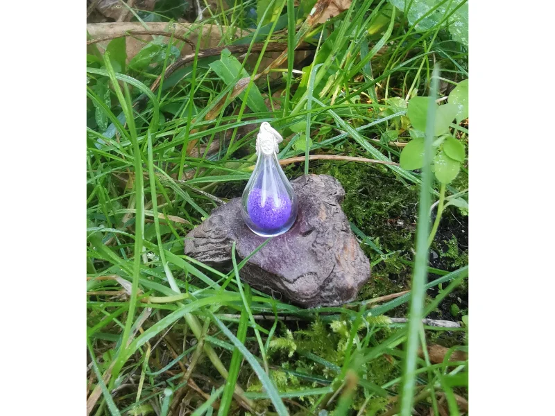 Pendentif en verre soufflé "Sand drop"