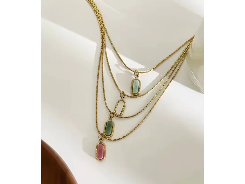 Collier fin + pendentif en pierre naturelle