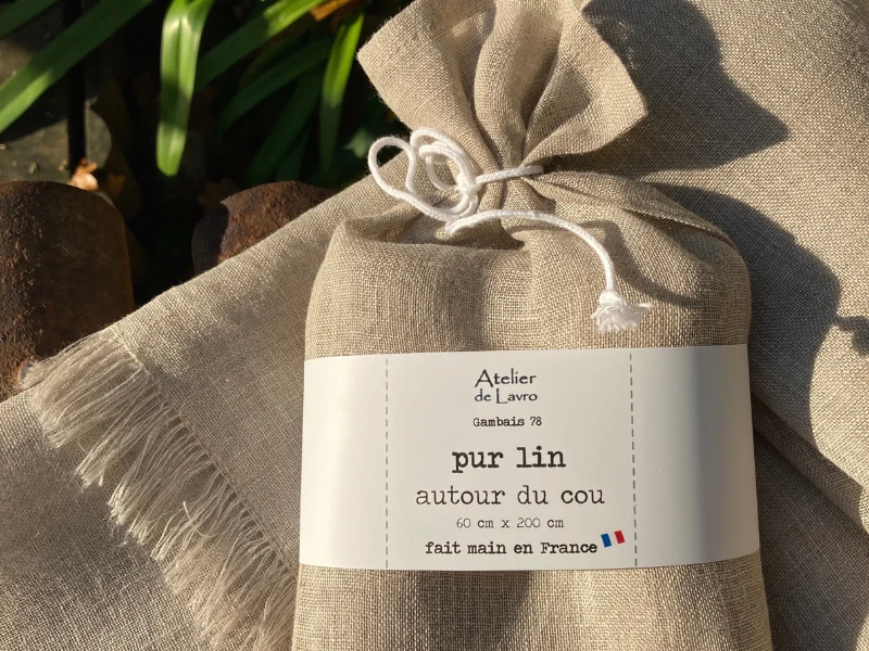 Pur lin autour du cou