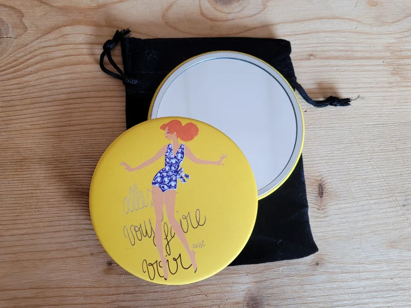 Pochette, miroir, magnet farniente