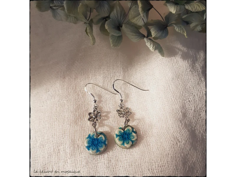 Boucles d'oreilles petites fleurs turquoises
