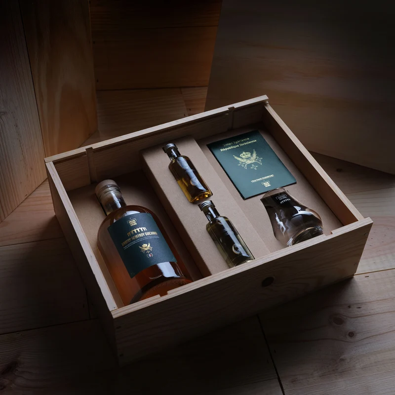 - Coffret collector numéroté - Whisky Geoffroy Guichard 2023 - 70cl