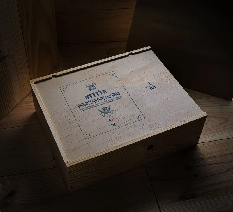 - Coffret collector numéroté - Whisky Geoffroy Guichard 2023 - 70cl
