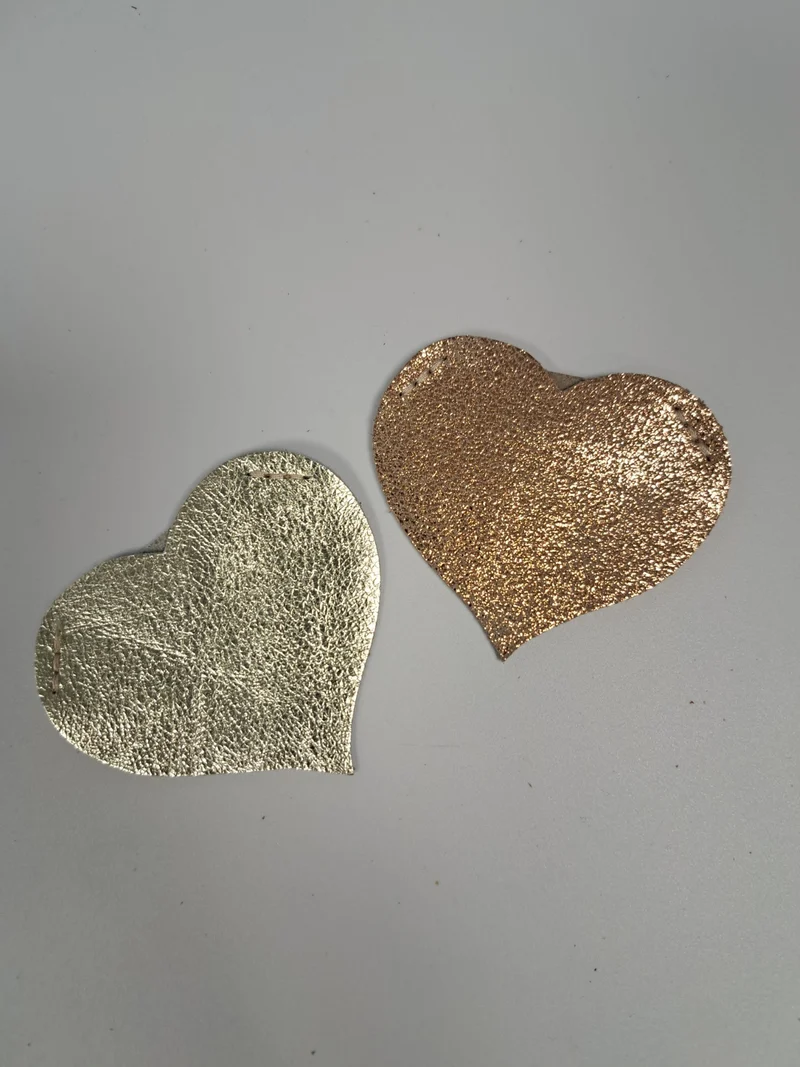 Marque page en cuir doré "COEUR"